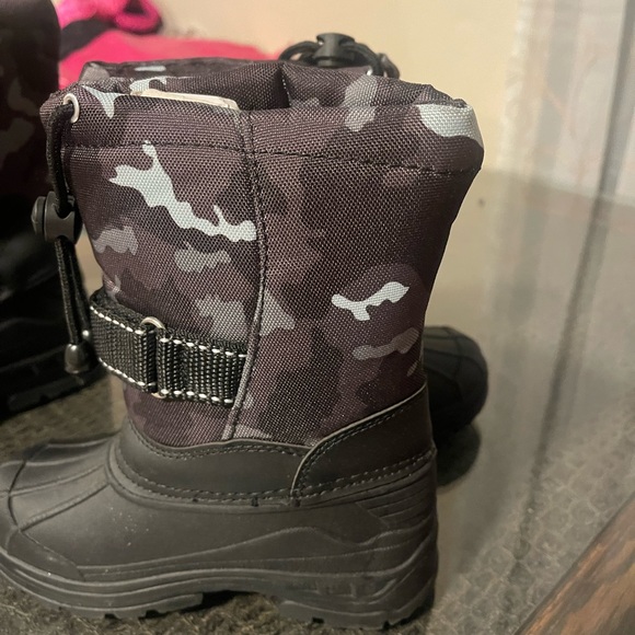 Skadoo Snow Boot - Picture 2 of 4